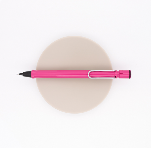 LAMY Safari Versatil — Neon Pink (2026 Özel Seri)